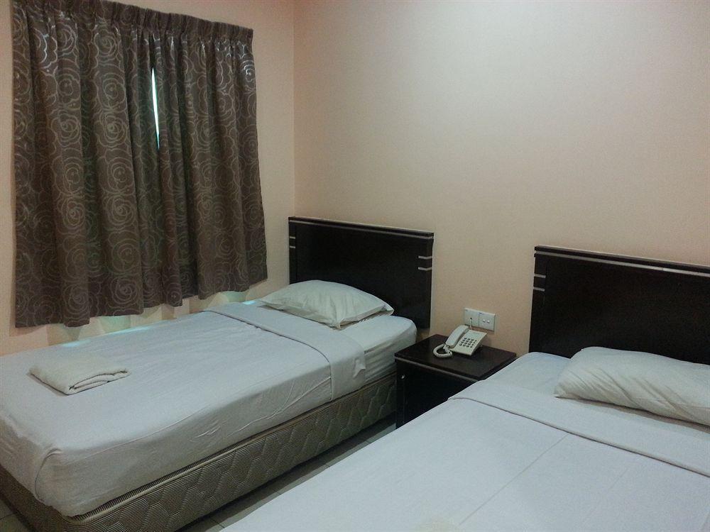 Hotel Tourist City Centre By Hotspot Essential Kota Kinabalu Esterno foto