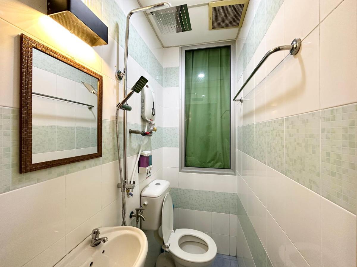Hotel Tourist City Centre By Hotspot Essential Kota Kinabalu Esterno foto