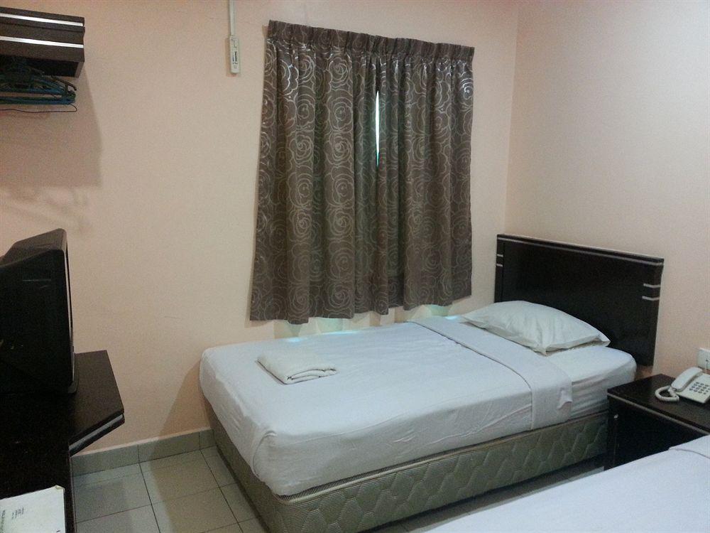 Hotel Tourist City Centre By Hotspot Essential Kota Kinabalu Esterno foto