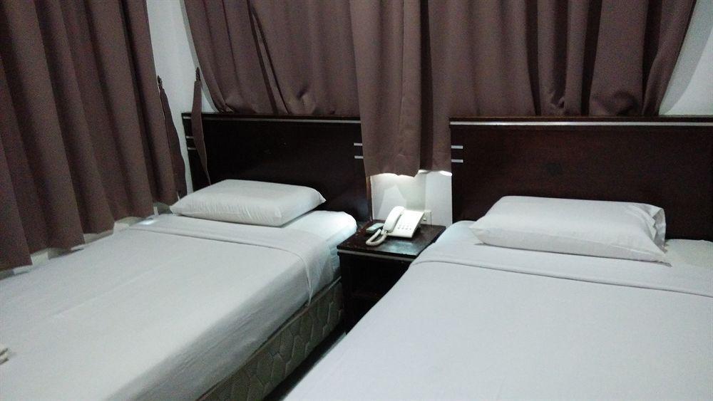 Hotel Tourist City Centre By Hotspot Essential Kota Kinabalu Esterno foto