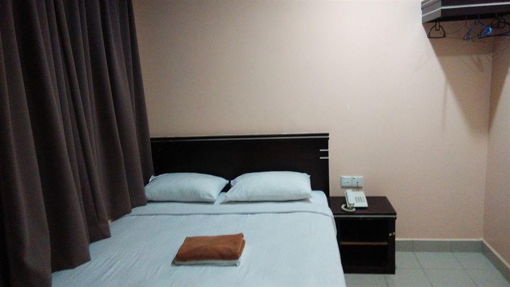 Hotel Tourist City Centre By Hotspot Essential Kota Kinabalu Esterno foto
