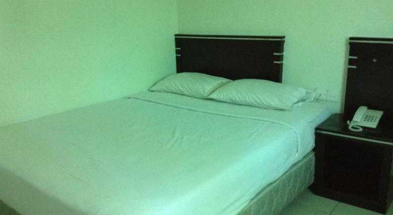 Hotel Tourist City Centre By Hotspot Essential Kota Kinabalu Esterno foto