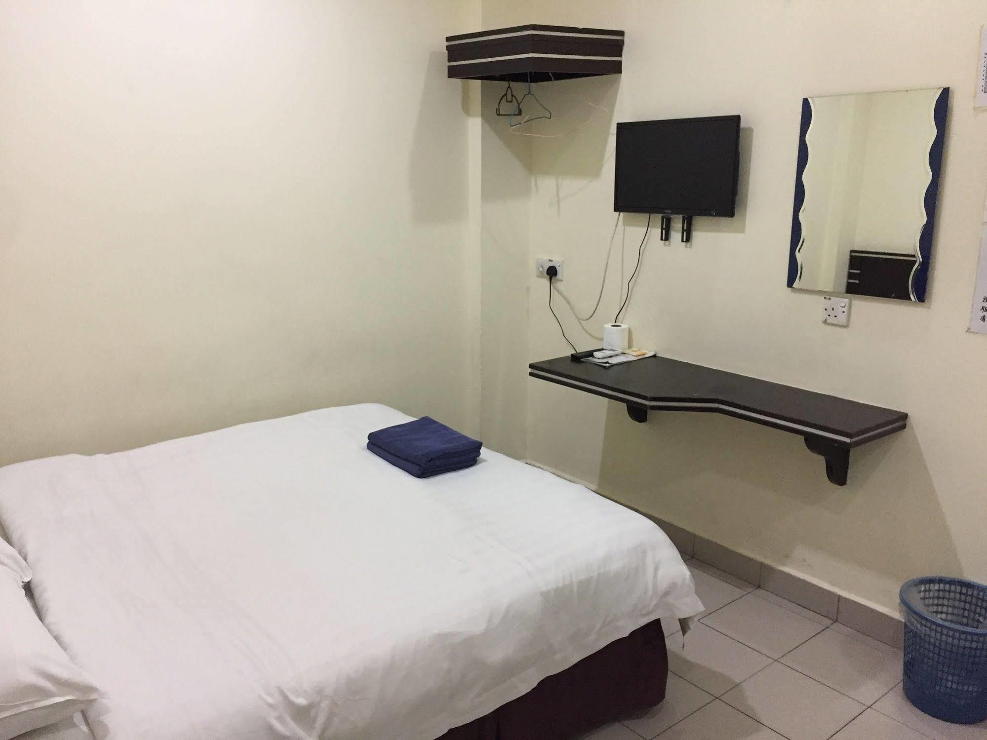 Hotel Tourist City Centre By Hotspot Essential Kota Kinabalu Esterno foto