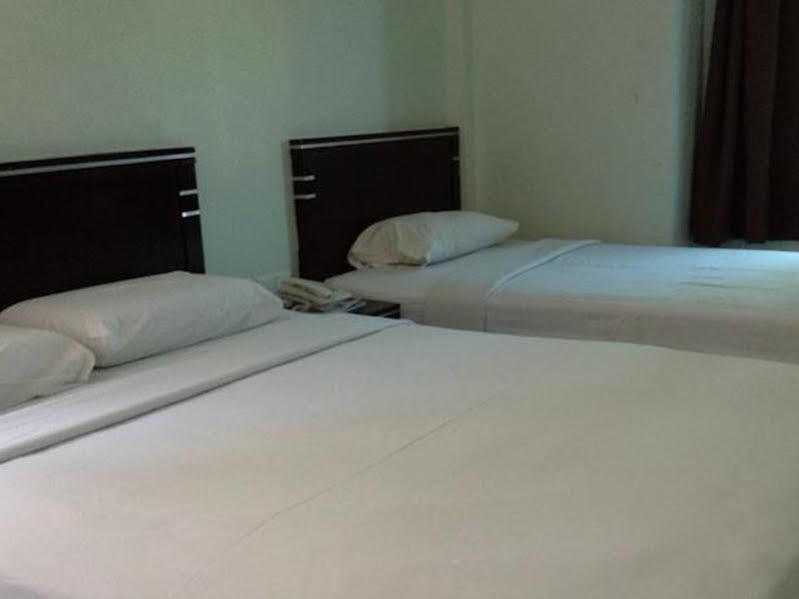 Hotel Tourist City Centre By Hotspot Essential Kota Kinabalu Esterno foto